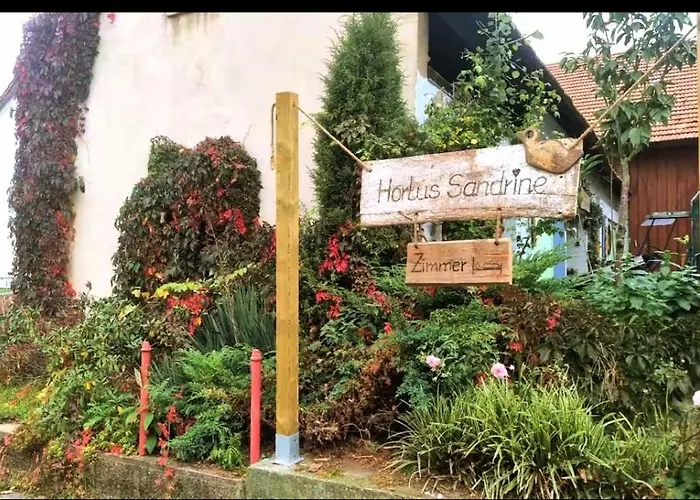 Kamp alanı Heuhotel Farm Gemeinschaftsbad Own Sleeping Bag Free Wifi Hausbreitenbach